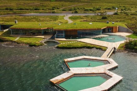 Vök Baths in Island - Heiße Quellen in Island