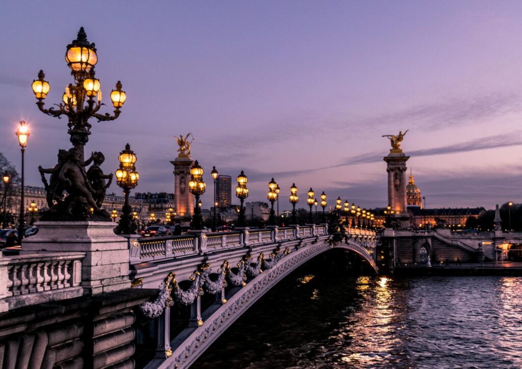 Brücke mit Waser in Paris 