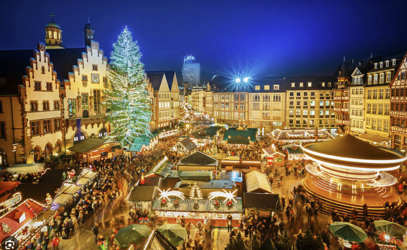 Der Nürnberger Weihnachtsmarkt von oben fotografiert